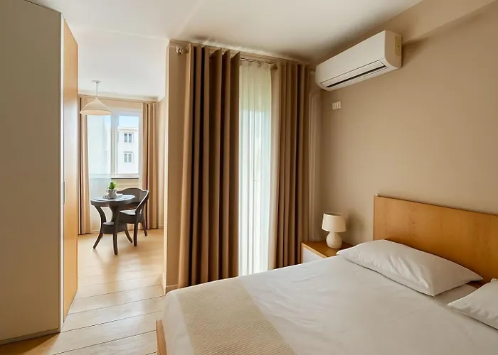 Saranda Apartments 3*