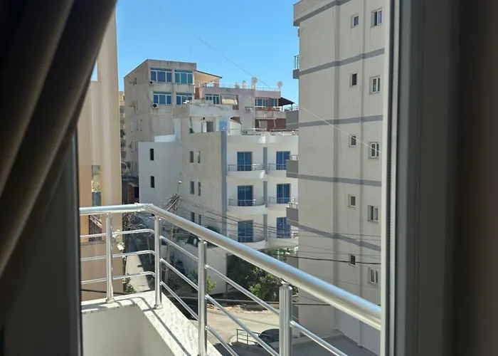 בית הארחה Saranda Apartments 3*