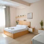 Pensión Luxury - Steps From The
