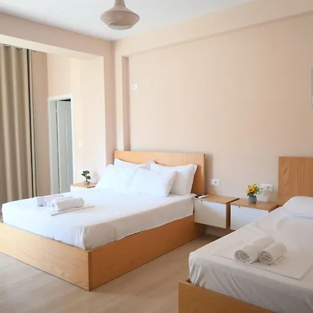 Luxury - Steps From The 3* Sarandë